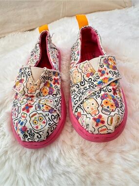 Tom’s Alpargata Kids Sugar Skull Slip-On Shoes - limited edition, toddler sz 8